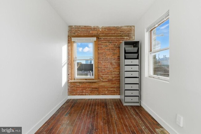 Building Photo - 2738 Poplar St