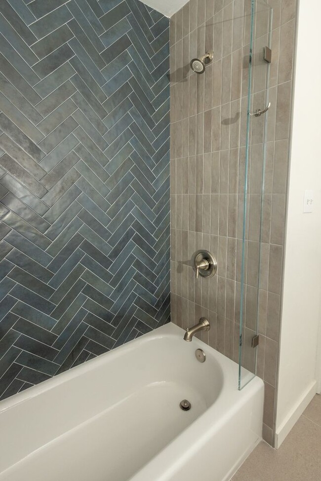 Building Photo - Beautifully Remodeled 2 Bed/1Bath Home with Ocean and Bay Glimpses in Ocean Beach!