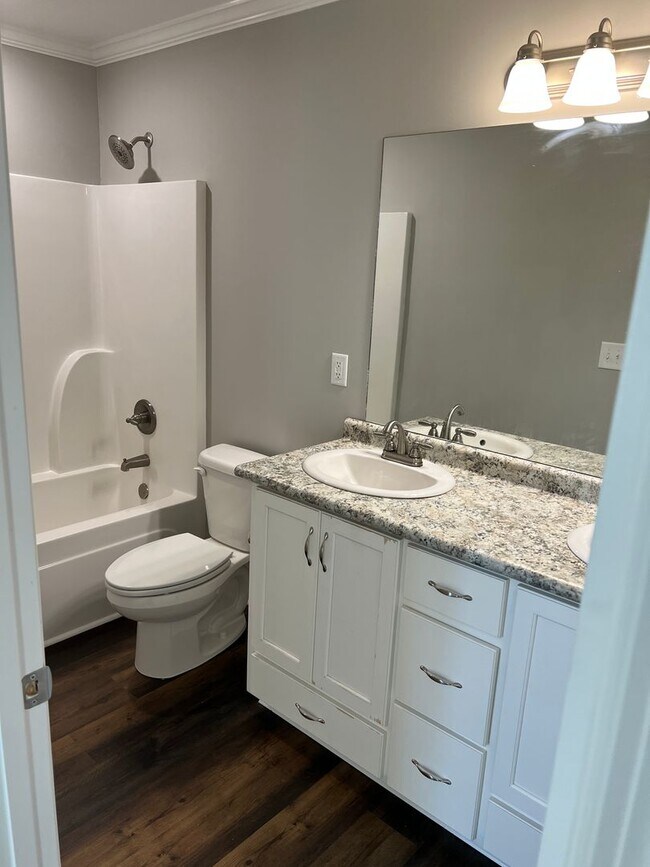 Building Photo - 4BR/2BA in Valdosta Available Mid-April