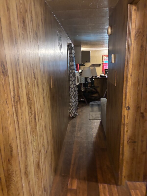 Building Photo - 547 Creekside Dr