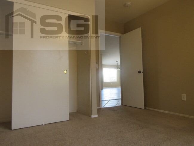 Building Photo - 8606 W Caribbean Ln