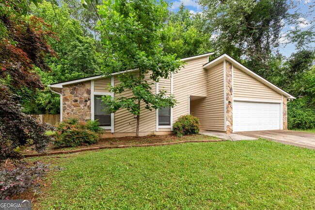 Building Photo - 625 Oxford Hall Dr SW