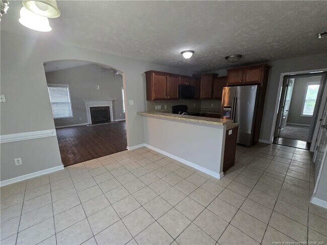 Building Photo - 150 Bear Creek Dr