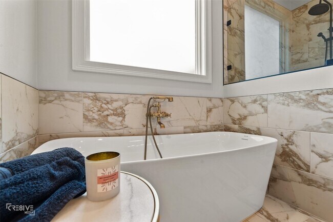 Building Photo - 440 LEGACY Pl