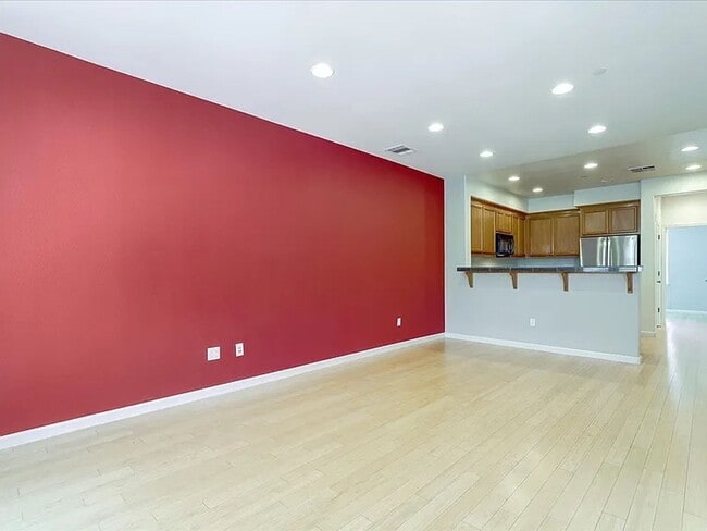 Building Photo - UPGRADED HOME IN HIGHLY CENTRAL SETTING. R...
