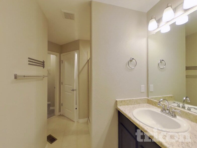 Building Photo - 6748 Lamine Dr