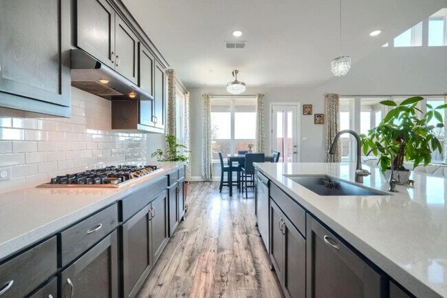 Building Photo - 16616 Sunnyland Dr