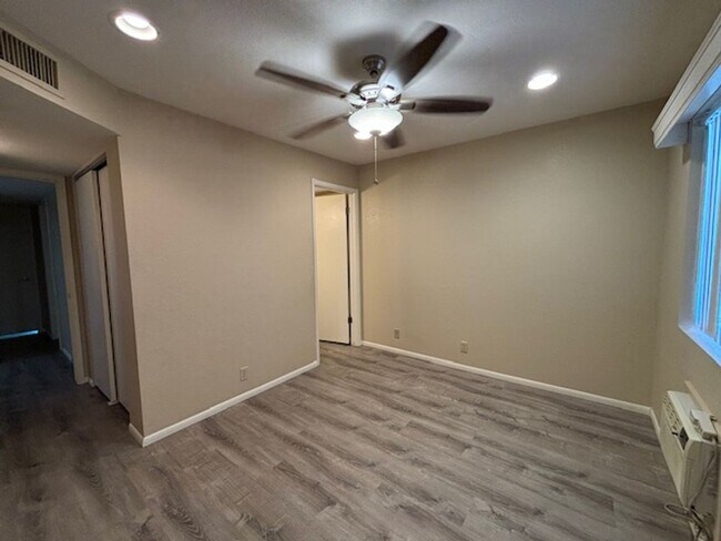 Building Photo - 276 Lake Havasu Ave