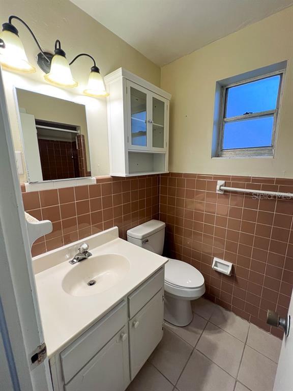 Building Photo - 2734 SW 3rd Pl