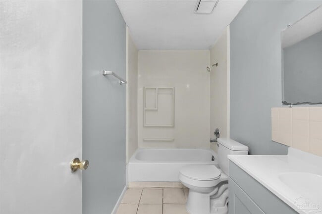 Building Photo - 3353 Green Briar Cir