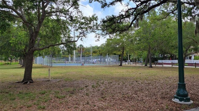 Building Photo - 1064 N Tamiami Trl