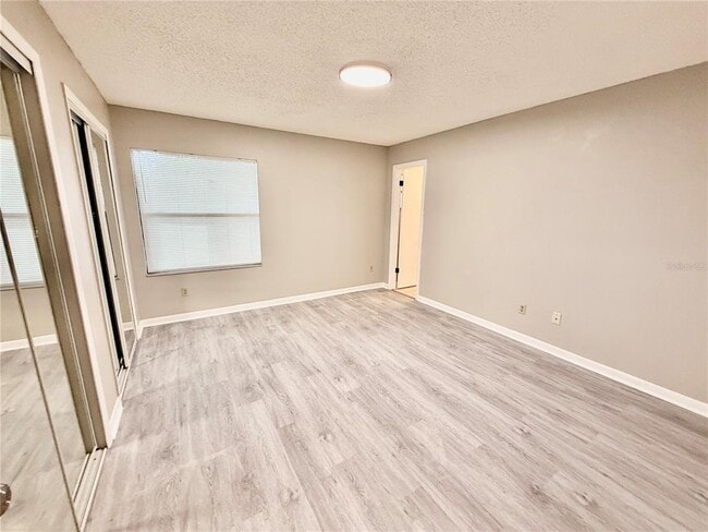 Building Photo - 5490 Britan Dr