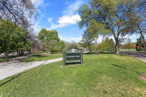 Building Photo - Walk to Cheeseman from this Large 1 Bed 1 ...