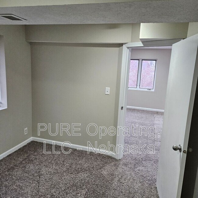 Building Photo - 3341 S 89th St