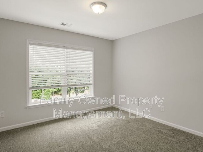 Building Photo - 603 Pendleton Dr