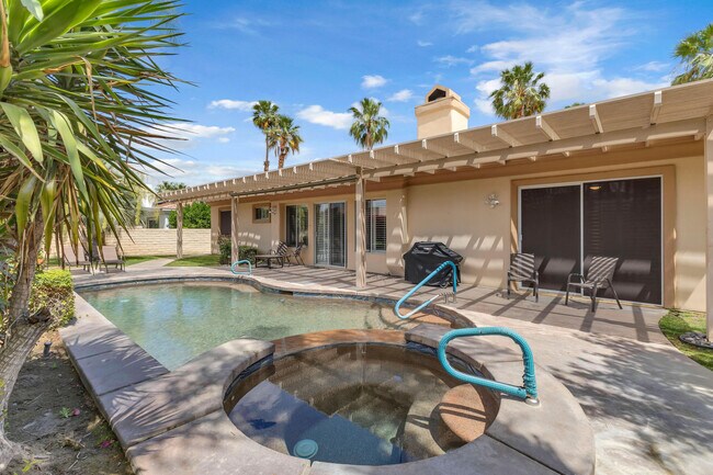 Building Photo - 44397 Mesquite Dr