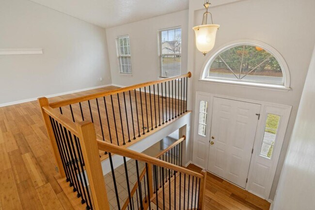 Building Photo - 359 Montgomery Cir