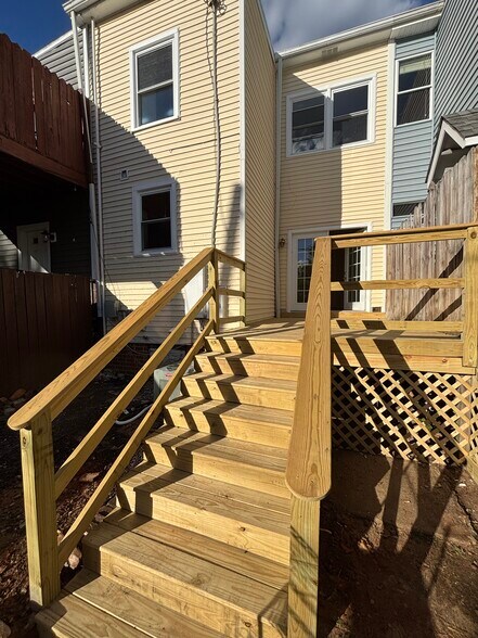 Building Photo - 1509 Floyd Ave