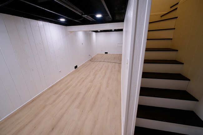 Building Photo - 754 Lippert Ln