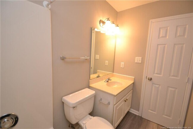 Building Photo - 804 Curtiss Dr