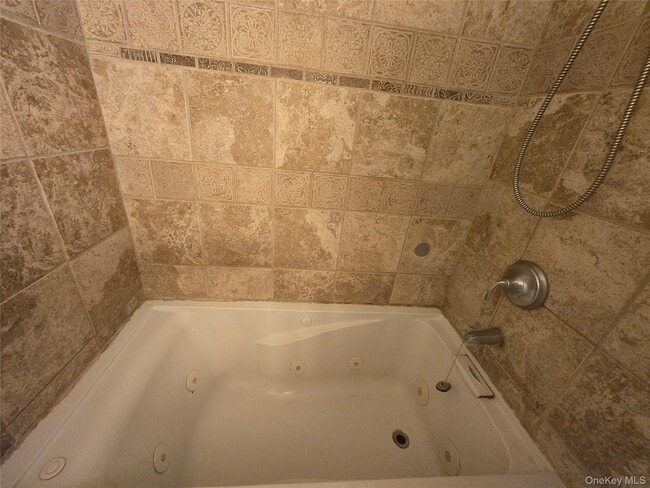 Building Photo - 60 Evan Rd