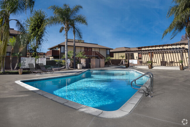 Building Photo - Timbers Apartments, Riverside