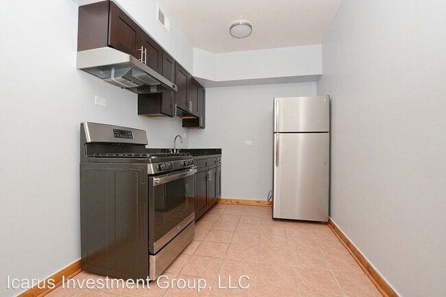 Building Photo - 3014 W 63rd St