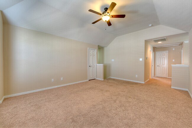 Building Photo - 10 Quillwood Pl