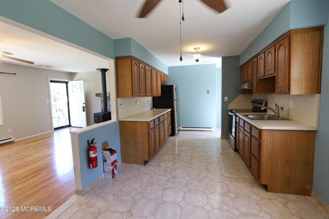 Building Photo - 709 Marys Dr