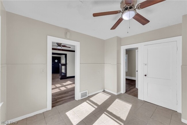 Building Photo - 12812 Parkhill Ave