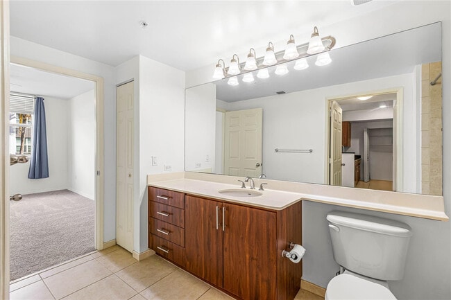 Building Photo - 2421 NE 65th St