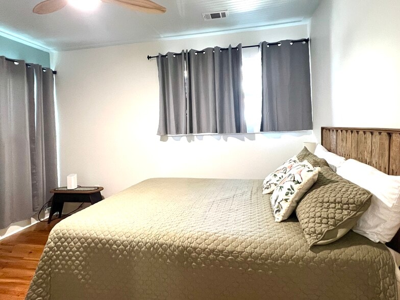 Building Photo - 201 Lovell Ave