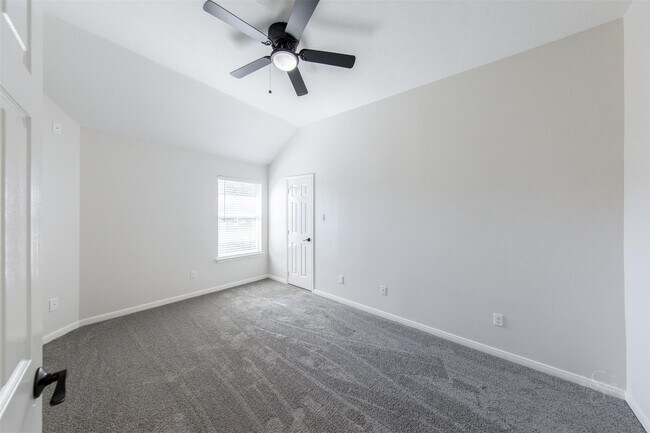 Building Photo - 2911 Ledgeside Ct