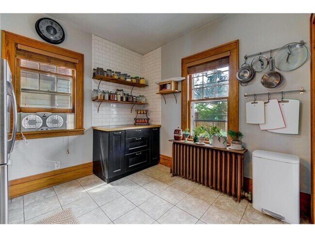 Building Photo - Gorgeous 6 Bedroom in Midway- June 2026 Mo...