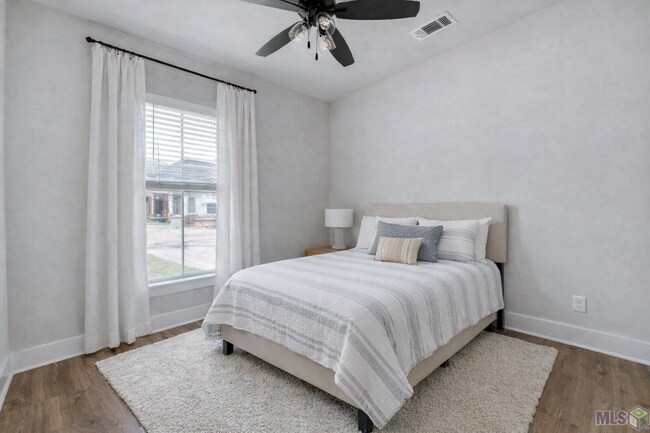 Building Photo - 8065 Lockhart Rd