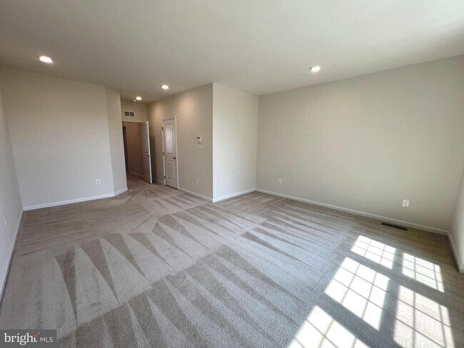Building Photo - 8005 Orchard Grove Rd