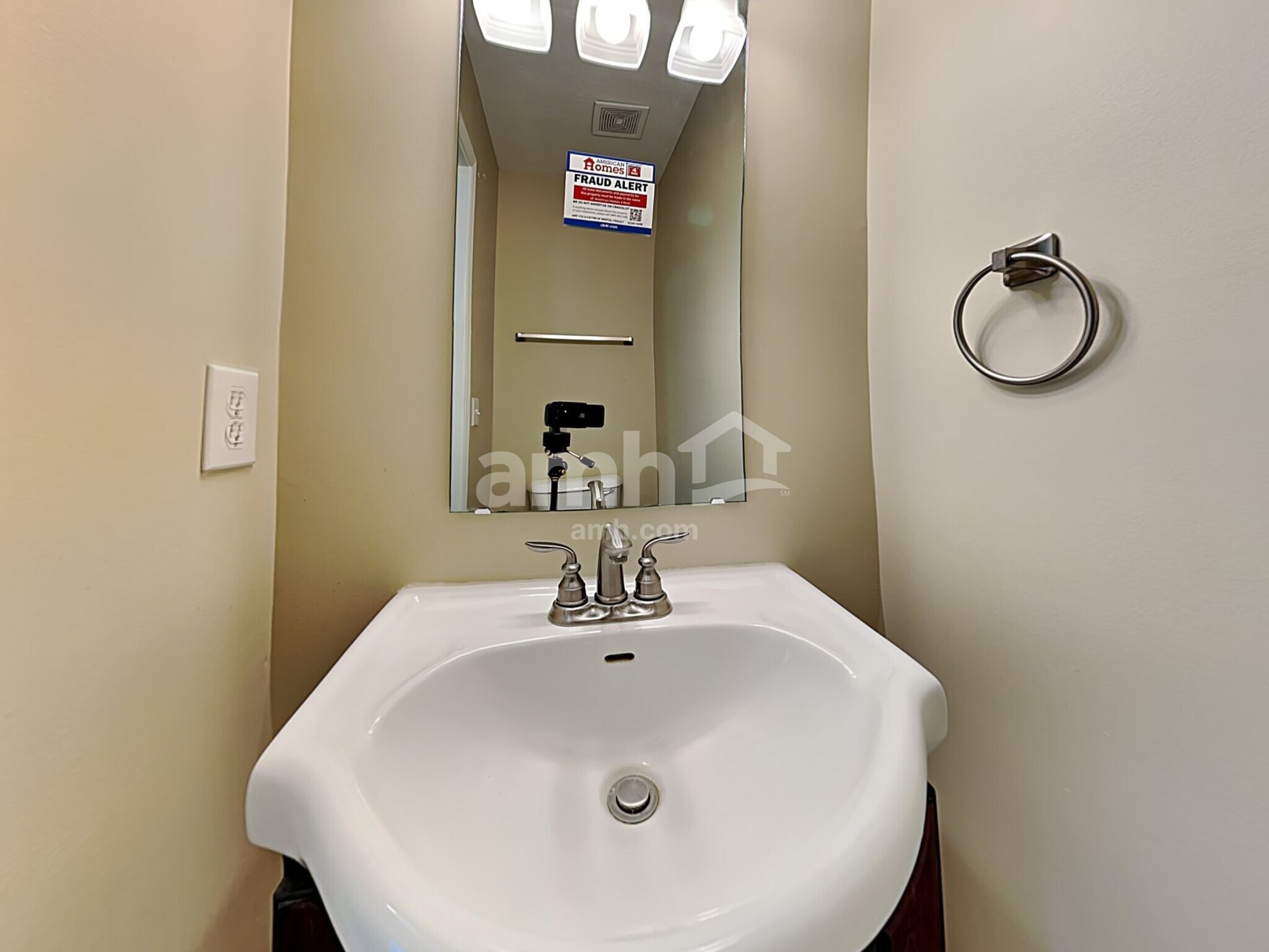Building Photo - 6726 Aviva Way
