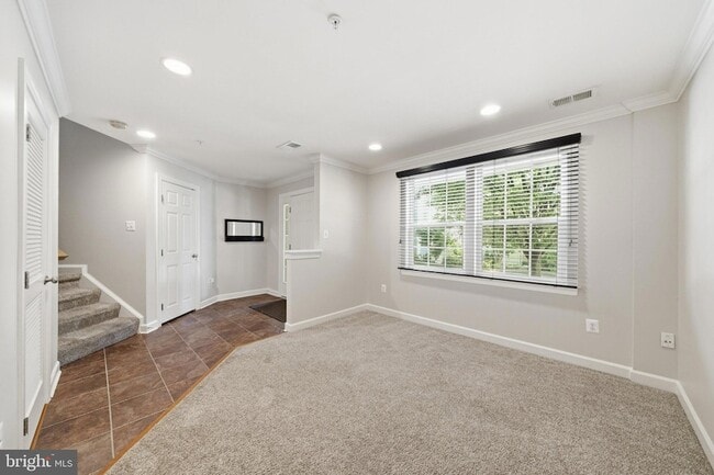 Building Photo - 8921 Amelung St