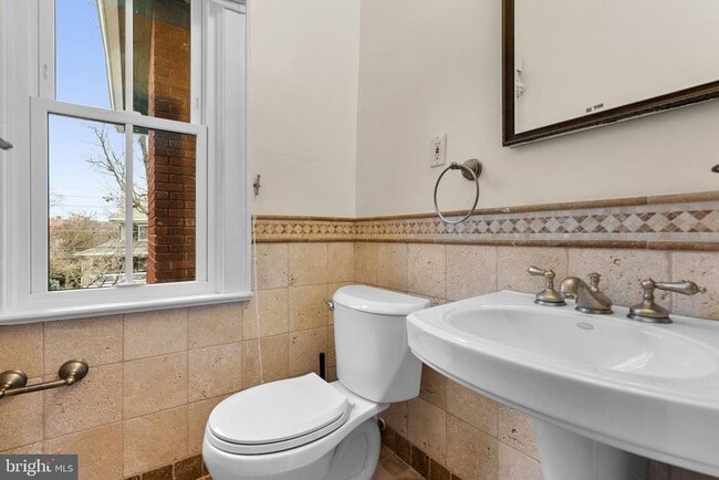 Building Photo - 3247 38th St NW