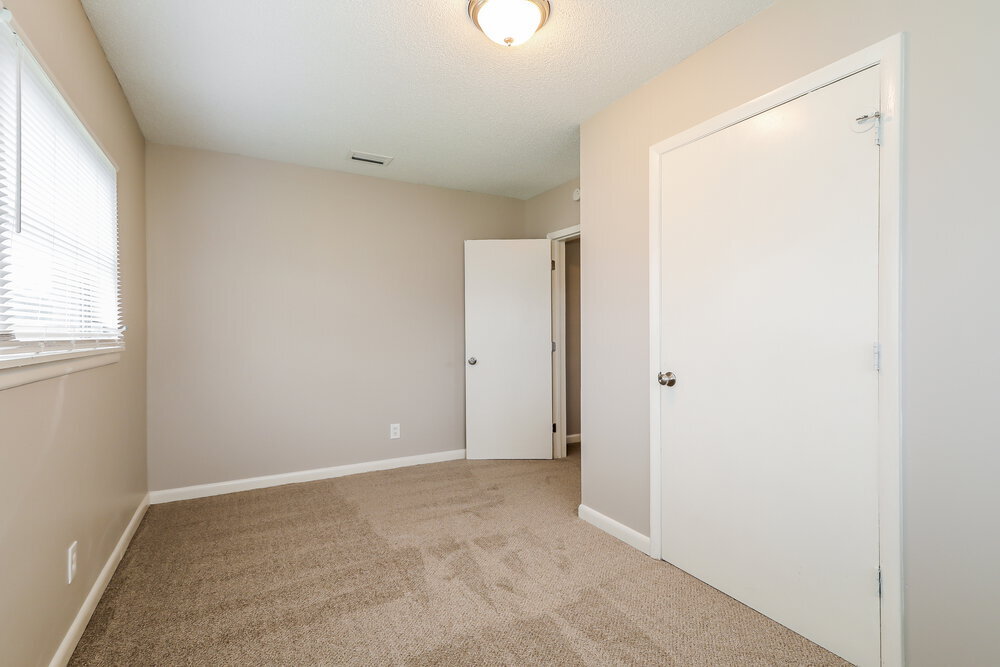 Building Photo - 5664 Hillman Dr