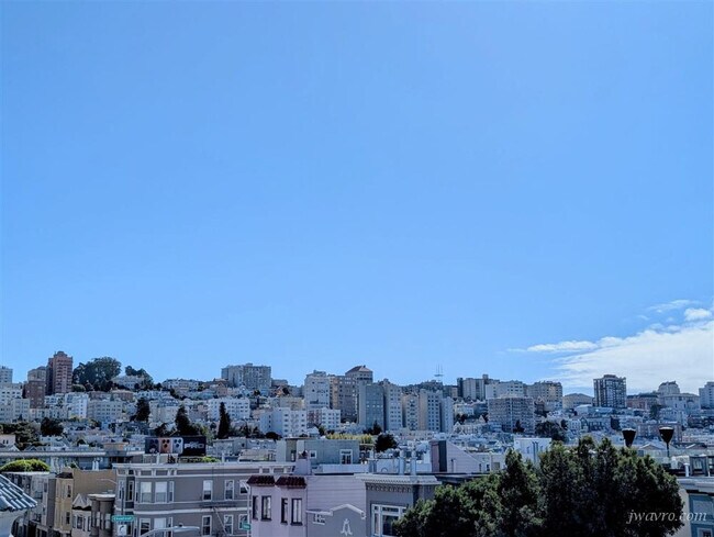 Building Photo - 3044 Franklin St