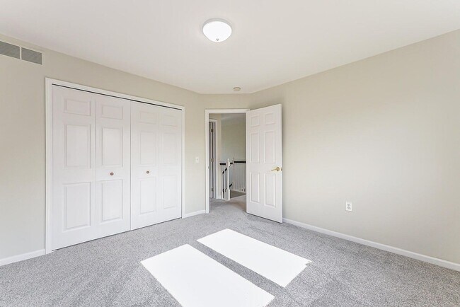 Building Photo - 2400 Rockport Ct