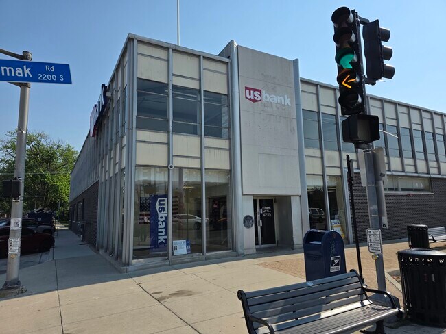 Building Photo - 2202 Lombard Ave