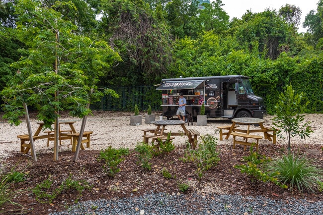 Building Photo - 1723 SW 2nd Ave