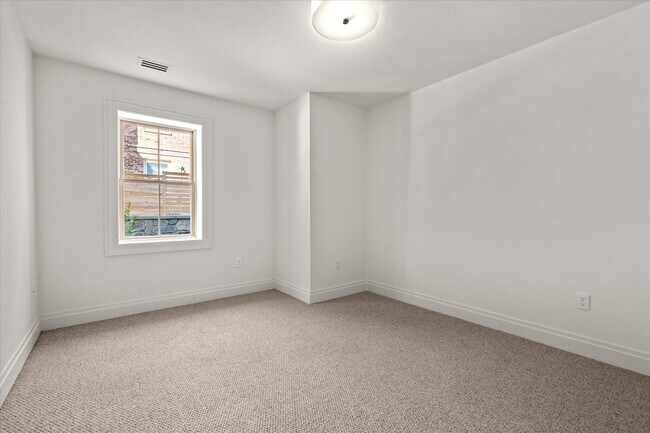 Building Photo - 5022 Cathedral Ave NW