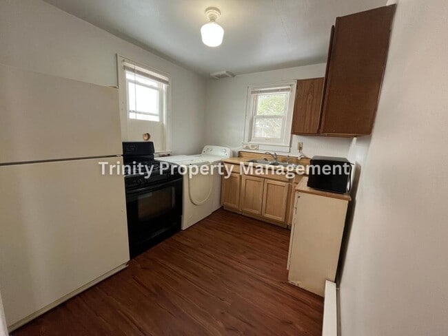 Building Photo - 620.5 Locust Ave