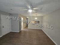 Building Photo - Updated townhouse