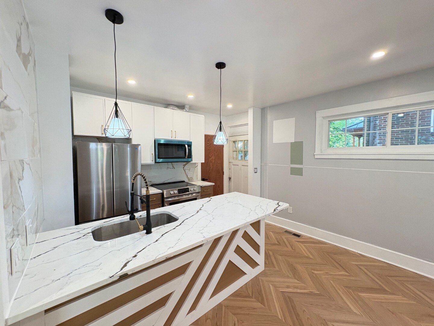 Building Photo - 7122 Card Ln