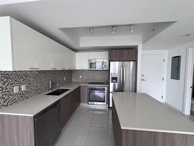 Building Photo - 5300 Paseo Blvd
