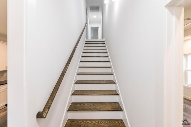 Building Photo - 100 Leisure Pointe Rd